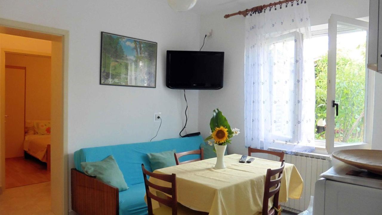 The Apartment With Air Conditioned โปเรช ภายนอก รูปภาพ